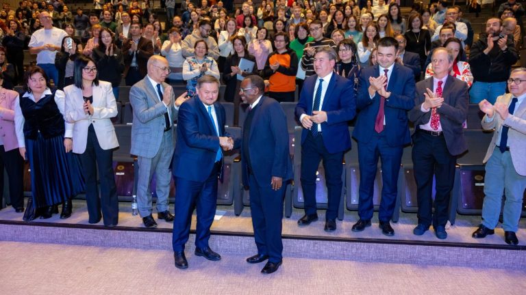 This group includes 119 graduates of Kazakhstani schools, 33 prize winners of national and international school subject Olympiads and 7 people who have successfully completed Foundation at universities abroad. Another 24 people are NU transfer candidates from other universities (there were 28 candidates in 2012).