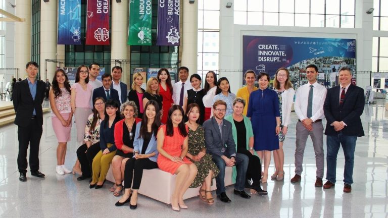 Қазақстандағы инклюзивтік білім беру сапалы білім алуға адамның жеке мүмкіндіктеріне карамастан бір деңгейде қолжетімді болуды білдіреді. Алайда іс жүзінде ерекше балалардың ата-аналарына баланың дамытуымен айналысатын білім беру ұйымдарын табу қиынға түседі.