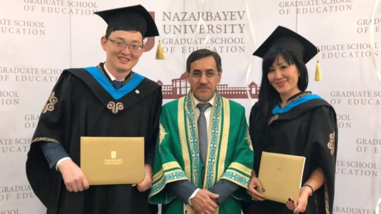 Бахнұр Зиябековтың айтуынша, талапкердің тәжірибесі мен білімі болуы керек, ең бастысы, ол NU Жоғары білім беру мектебіне «Білім беруді басқару» (M. Sc.