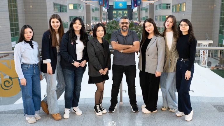 Назарбаев Университетінің ақылды жүйелер және жасанды интеллект институтының (ISSAI) жобасы шахталардан адамдарды тауып, кеншілерге қауіпсіз жұмыс ортасын қамтамасыз етуге мүмкіндік береді, - деп "ҚазАқпарат" ХАА университеттің баспасөз қызметіне сілтеме жасап хабарлайды. Жаңалықтың түпнұсқасы орыс тілінде қолжетімді.