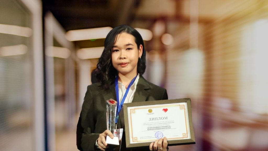 NU SSH third-year student Dilyara Begalykyzy has been named a "Volunteer of the Year" in the category "Leaders of the Sustainable Development Goals," awarded in honor of the 50th anniversary of the UN Volunteer Program. "Volunteer of the Year" is an international award which aims to encourage individuals and groups of volunteers who have contributed to resolving social and public issues.
