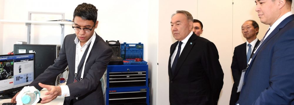 Today, on the day of the First President of the Republic of Kazakhstan, the Head of the State Nursultan Nazarbayev visited the new C4 NU research complex, as well as an exhibition of the university’s research projects. President Nursultan Nazarbayev is the First Chair of the Supreme Board of Trustees of NU, Nazarbayev Intellectual Schools and the Nazarbayev Fund.