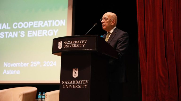 Ол Германияның Федералдық сыртқы істер министрлігі ұйымдастырған «Energy in Transition – Powering Tomorrow» көшпелі көрмесінің ашылуына қарай орайластырылған. Бұл көрме Қазақстанның төмен көміртекті экономикаға көшуіндегі энергетиканың рөлін зерттеуге арналған өзекті алаң болмақ.