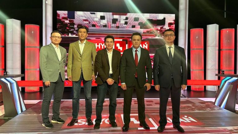 Айдар Алимбаев, руководитель FabLab кластера NURIS, и Азамат Ешмухаметов, постдокторант Школы инженерии и цифровых наук, приняли участие в программе Ashyq Alan на канале "Qazaqstan". Специалисты NU были приглашены в студию, чтобы обсудить развитие IT-индустрии и потенциал Казахстана в том, чтобы стать важным игроком в IT-секторе.