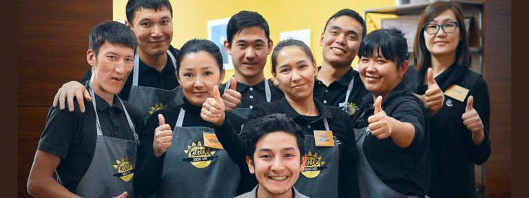 Everyone can take care of the doctors by ordering food from the social café Künde. The cafe opened in 2016 on the basis of the NU campus and employs people with mental disabilities.