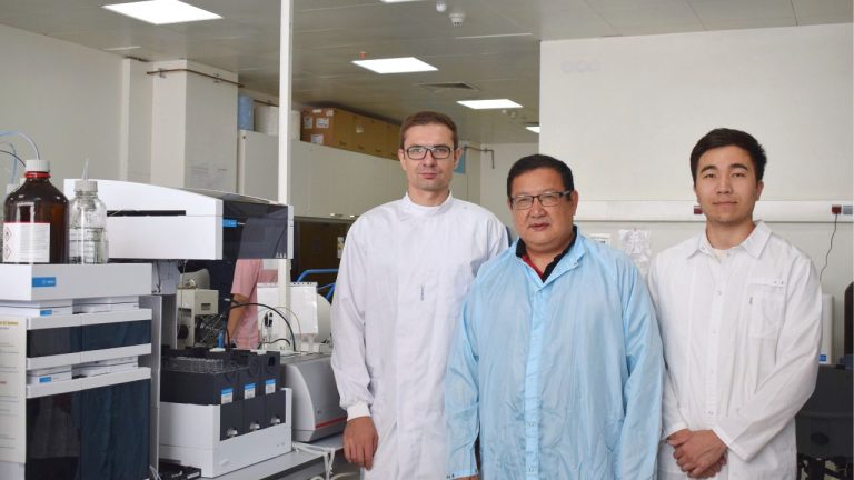 They study new materials to get hydrogen energy and solve the storage problem. In the future, this environmentally friendly energy will be used in cars.