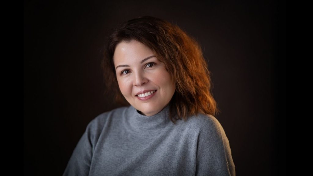 2018-2020 жылдар аралығында доктор Нұрғожаева Сингапур Ұлттық университеті (СҰУ) заң факультетінің және СҰУ Азия құқықтық зерттеулер орталығының ғылыми қызметкері болды. Доктор Нұрғожаеваның «Бір белдеу - бір жол: Орталық Азияның перспективасы» бастамасы шеңберінде қағидалар құру, қағидалар қабылдау немесе қағидалардан бас тарту» мақаласы Oxford University Press «Салыстырмалы құқық» кіші санатындағы 2020 жылғы үздік заң баптарының тізіміне енді.