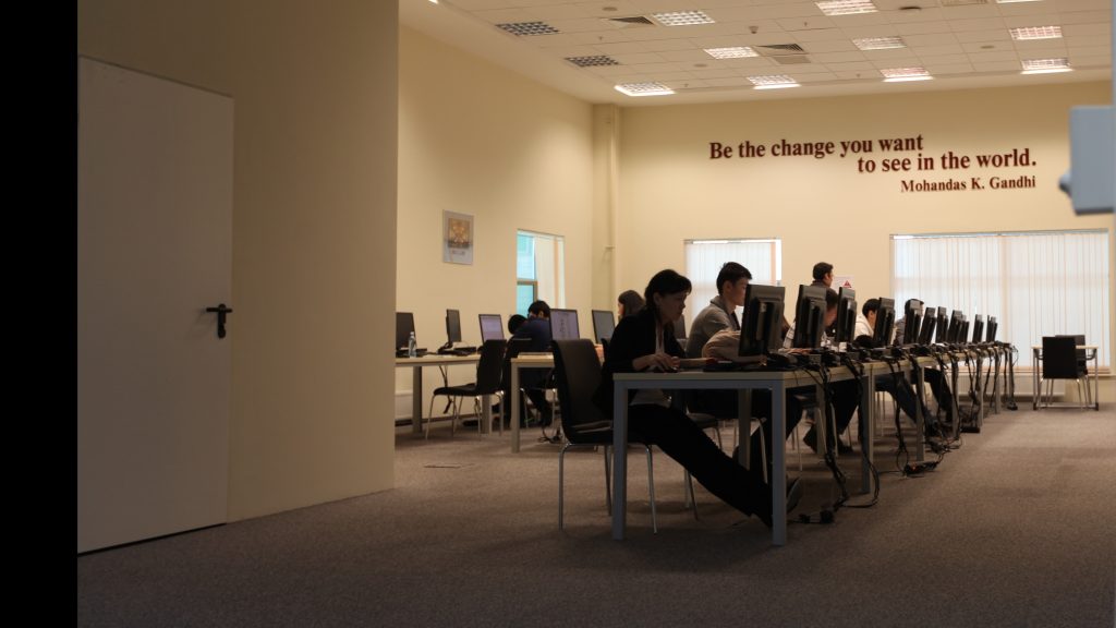 Университет ортасында күштірек стратегиялық серіктес болу үшін басқа университет бөлімшелерімен бірлесіп жұмыс істеу керек. NU кітапханасы құрылымын өзгертті, қызметкерлерін жетілдірді және ашық қолжетімділік пен зерттеулерді насихаттауды жалғастыруда.