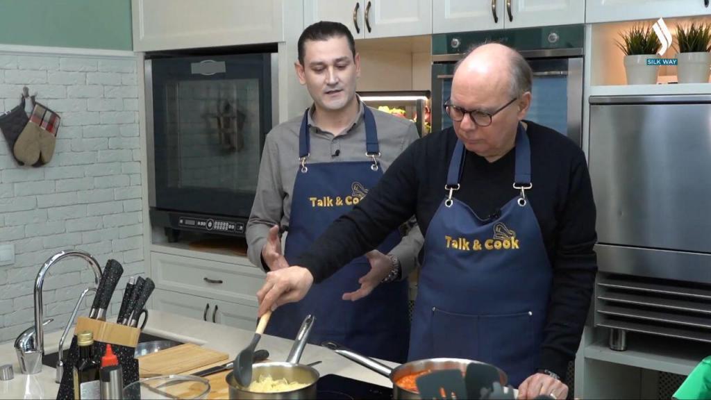 During cooking, they talk about their culture, their background, and their life in Kazakhstan. Professor Schamilgolu prepared the Hungarian Chicken Paprikash and talked about the concept of the Turkic world and his first impressions of Astana, reports Jibek Joly.