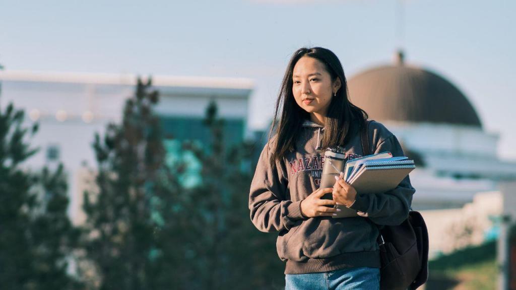 There is only one way to stop "Brain Drain" in Kazakhstan - to give talented people the opportunity to develop their projects here. To this end, NU has started a program to support startups, says Anarbek Utegulov, Head of the NURIS business incubator.