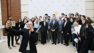 During his talk, Li discussed critical economic issues facing the region, including structural reforms necessary to decrease youth unemployment, ways to combat the climate change, and the economic outlook for Kazakhstan. Following the talk Li noted: “I’m very impressed by the university.