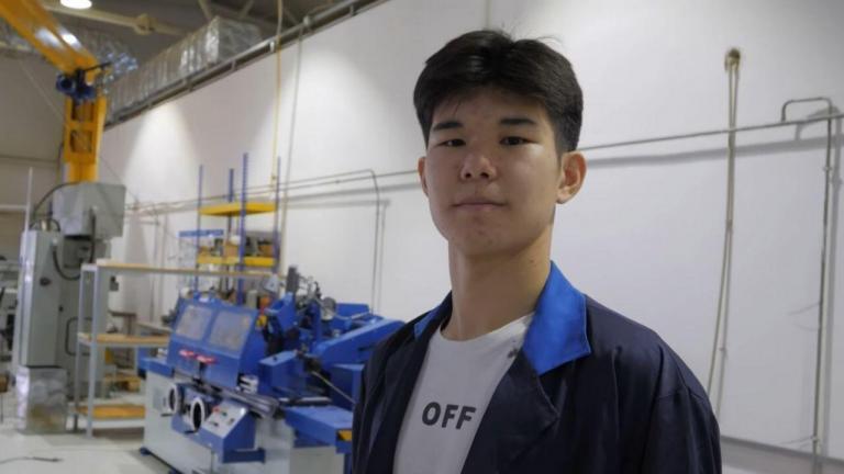 Aymedet Taufik, a 2nd-year student majoring in Robotics and Mechatronics at NU SEDS, shared about his Bulan invention with journalists of the Next program, Khabar 24.