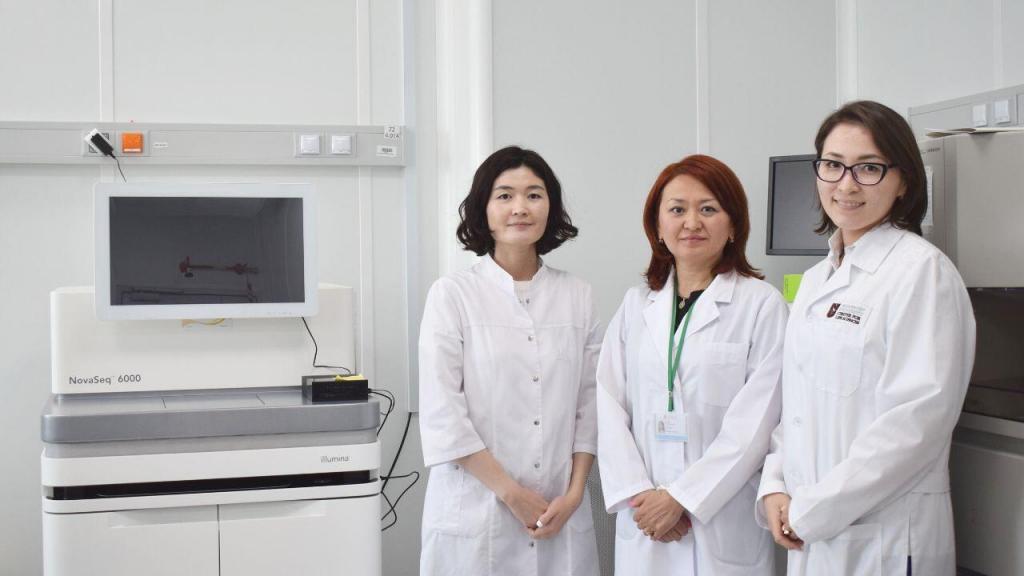 Journalists from Labs. kz program asked these and other questions to Ainur Akylzhanova, the Head of the Genomic and independent medicine laboratory at NU National Laboratory Astana, Madina Zhalbinova, and Nazerke Satvaldina, Junior researchers of the laboratory.