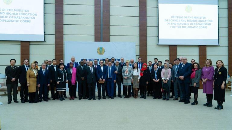 Sayasat Nurbek, Minister of Science and Higher Education of Kazakhstan, held a briefing with the diplomatic corps at NU, where he outlined the state's vision and strategies for international cooperation in higher education and science. Foreign diplomats from over 50 countries and international organizations attended the meeting in person, and Kazakh ambassadors working abroad could attend the meeting online.