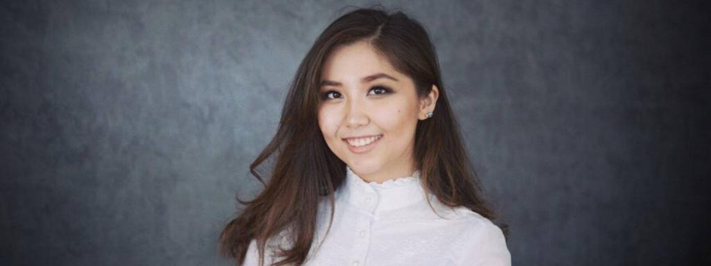 В рейтинг Forbes Kazakhstan 30 молодых перспективных казахстанцев вошлаНазерке Калидолда, основательница стартапа L’accent. В годы учебы в NU Назерке принимала участие в олимпиадах по программированию, которые регулярно выигрывала.