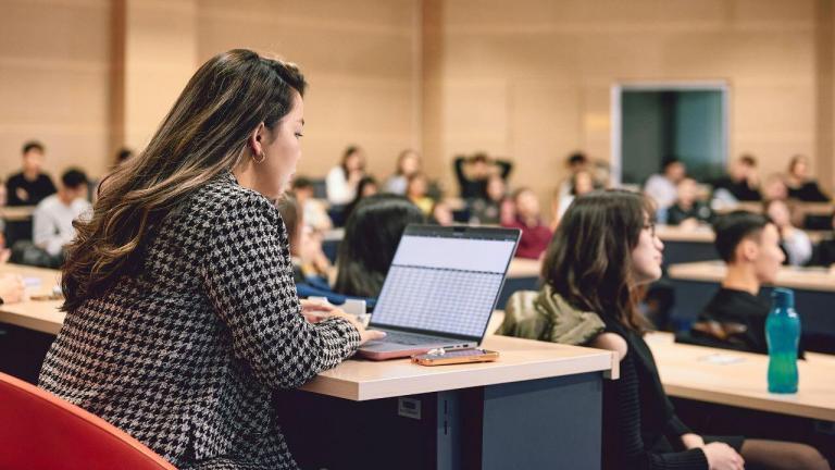Бұл туралы "Жоғары білім беру саласындағы көшбасшылық және гендерлік теңдікті ілгерілету: Қазақстан университеттерінің тәжірибесі" атты мақалада айтылғын. Зерттеу Gender, Work and Organization ғылыми журналында жарияланды, ол гендерлік зерттеулер саласындағы журналдардың ең үздік 1% қатарына кіреді.