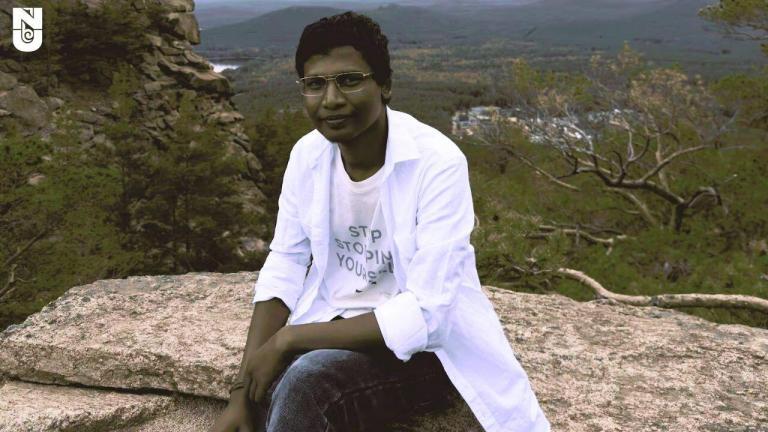 Катиресан Сивакумар, NU-дың математика PhD кандидаты, Үндістандағы Коимбатор қаласынан көшіп келді. Ол жерде 1,5 жыл бойы Ратинам өнер және ғылым колледжінде ассистент профессоры қызметін атқарған.