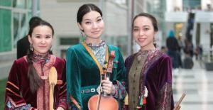 On March 29, NU held its annual celebration of Nauryz for guests, students, and university staff. Each year the university seeks to mark the holiday in new ways, and for the very first time ever the event featured a fair of NU’s international students, as well as a festival of cultures from different countries which occurred with the support of embassies and foreign missions in Kazakhstan.