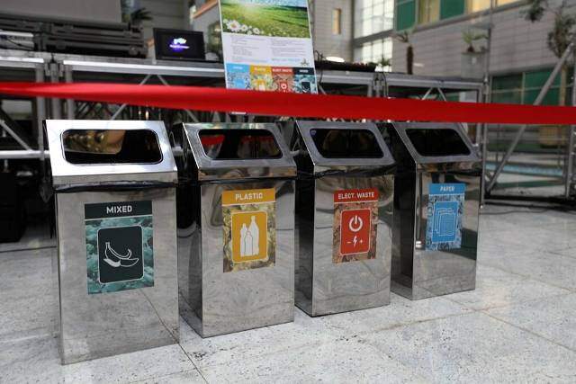 6 ноября 2013 года в Назарбаев Университете состоялась акция «Разделяя отходы – сохраняешь природу Казахстана!». Акция прошла в рамках проекта «Осведомление общественности о внедрении раздельного сбора отходов в Республике Казахстан».