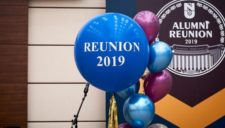 26 октября прошла Третья встреча выпускников Назарбаев Университета, которая объединила выпускников 2015-2019 годов. Более 500 человек собрались в стенах родной «альма-матер» для того, чтобы поделиться своими достижениями и опытом, а также снова окунуться в атмосферу родного университета.