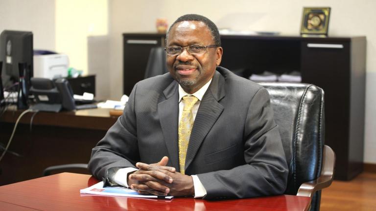 Один из них посдокторант Азамат Ешмухаметов, получивший степень PhD в японском университете Токай. Сейчас он исследует и создает так называемые гибкие роботы – тенсегрити, которые способны работать в самых суровых условиях и средах.