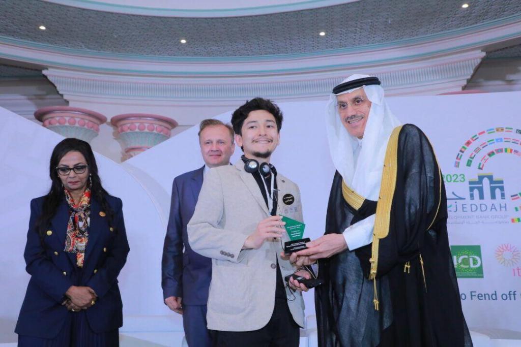 Tadamon Accelerator, общественная платформа по расширению прав и возможностей гражданского общества, выделила грант на сумму 30 000 долларов проекту "Kunde cafe". Это кафе было создано выпускником NU, находится на территории университета.