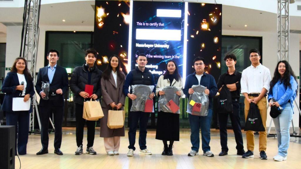 Nazarbayev University (NU) Қазақстан мен Орталық Азия үшін маңызды оқиға ретінде алғаш рет беделді Bloomberg Trading Challenge өткізді. NU кітапханасының бастамасымен жүзеге асырылған ауқымды жоба университеттің академиялық мектептері, студенттік клубтар және Bloomberg арасындағы ынтымақтастықты дамытты.