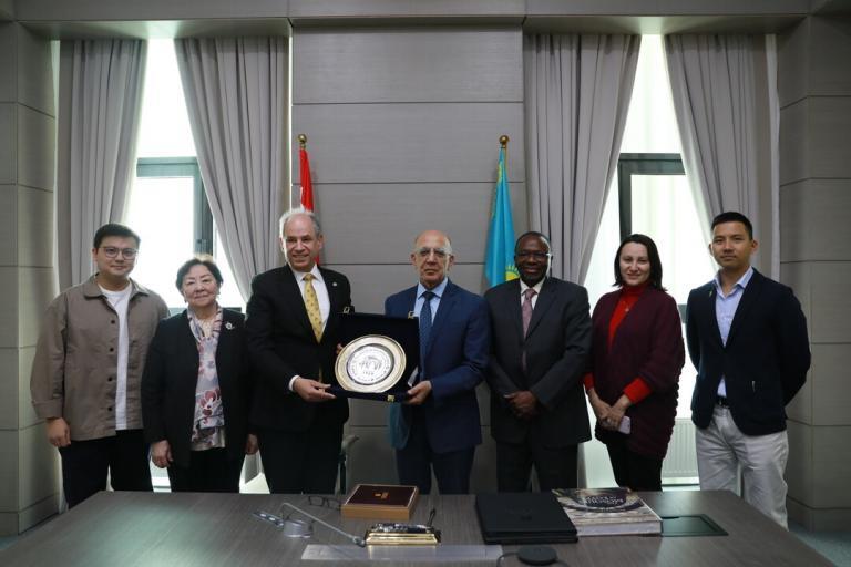 50 senior civil servants were trained under the "Leader of a New Formation" program. The training was attended by vice ministers, deputy Akims of regions, cities and districts, heads of departments of the Presidential Administration, as well as representatives of the President's personnel reserve.