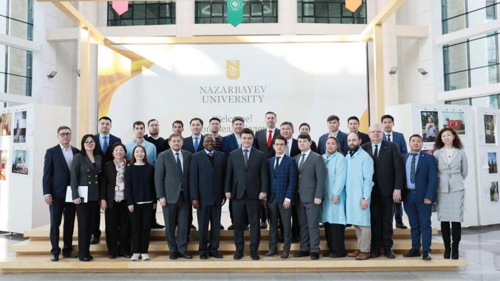 2024 жылдың 16 ақпанында NU Қамқоршылық кеңесінің (ҚК) отырысы өтті. Оның жұмысына ҚК төрағасы – ҚР Президентінің Экономикалық мәселелер жөніндегі көмекшісі Әсет Ерғалиев және ҚК мүшелері, оның ішінде ҚР Стратегиялық жоспарлау және реформалар агенттігінің төрағасы Жандос Шаймарданов, ҚР Ғылым және жоғары білім министрі Саясат Нұрбек пен ҚР Цифрлық даму, инновациялар және аэроғарыш өнеркәсібі министрі Бағдат Мусин қатысты.