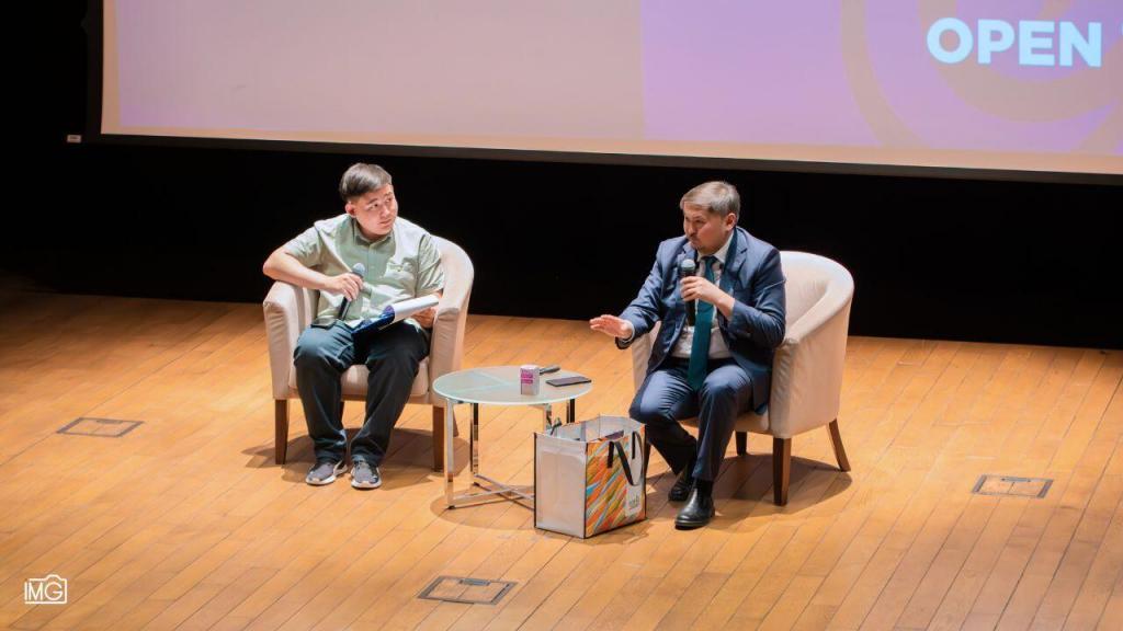 В ходе встречи и. о.