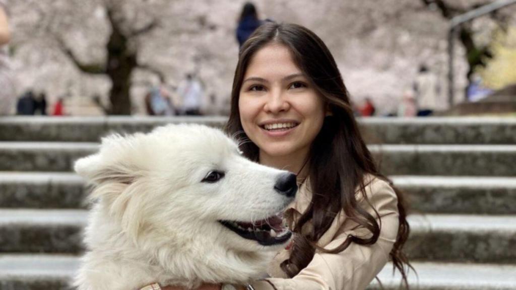 Alena talks about how, after studying at NU, she entered the University of Illinois Urbana-Champaign for a master’s degree and how she did internships at Amazon and Microsoft while studying. She spoke about the interview process at Microsoft and the intricacies of working there.