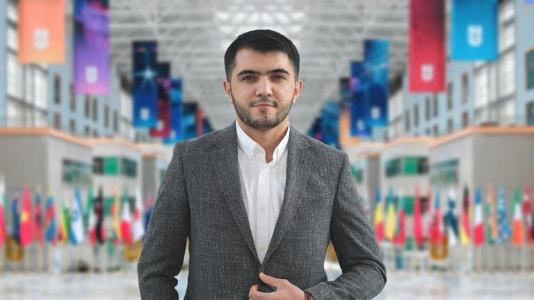 Назарбаев Университеті Жоғары мемлекеттік саясат мектебінің (NU GSPP) магистранты Мохаммад Хабиб Абдулла өзінің әлеуметтік жұмысы үшін беделді "Диана" сыйлығына ие болды. Ауғанстанда COVID-19 пандемиясы орын алған кезде, Мохаммад еріктілерді жұмылдыру үшін "Юз Йигит" қайырымдылық қорын құрды.