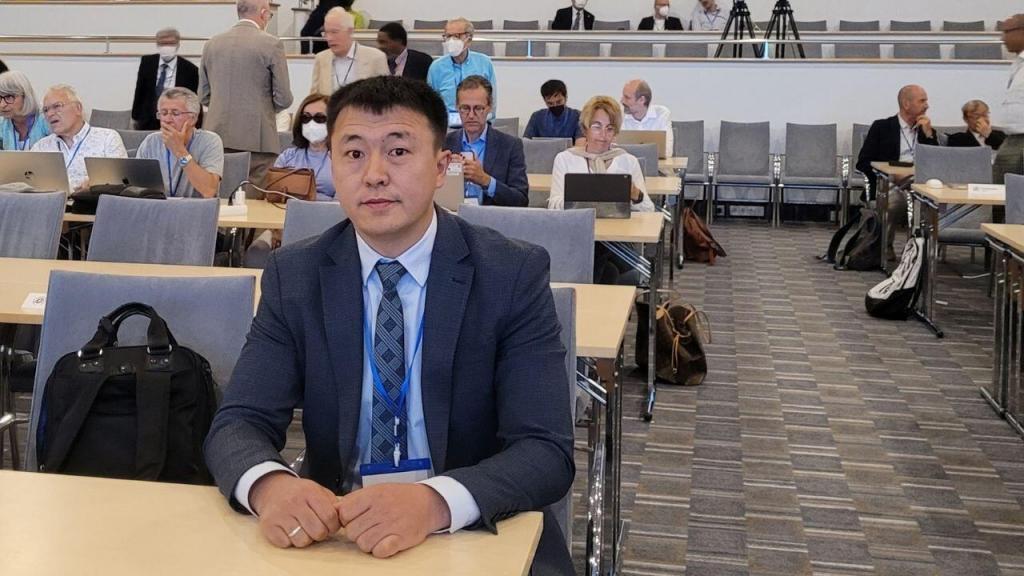 NU SSH professor Durvudkhan Suragan took part in the International Mathematical Union (IMU) General Assembly meeting, the IMU Award Ceremony, and top math prize winner lectures, which were held in person in Helsinki, Finland, on July 2-6, 2022. He was invited as a delegate of Kazakhstan.