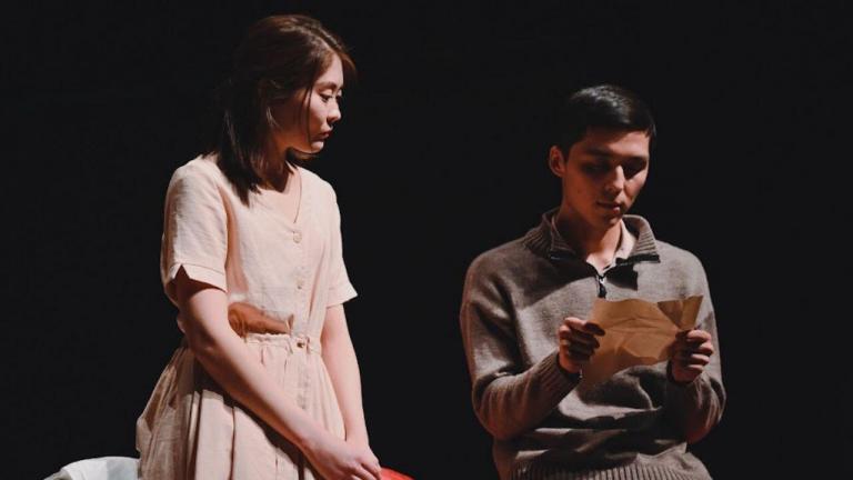 15 қараша күні Назарбаев Университетінде «Kazakh Stage» студенттік клубы ұйымдастыруымен «Махаббат, қызық мол жылдар» пьесасының заманауи бояумен сахналанған қойылымы өтті. Студенттер бірегей туындының желісінде шынайы махаббат сезімінің өрлеу барысын бейнелеп, НУ қауымдастығының қазақ театр өнеріне қызығушылық деңгейін арттыруды көздеген болатын.