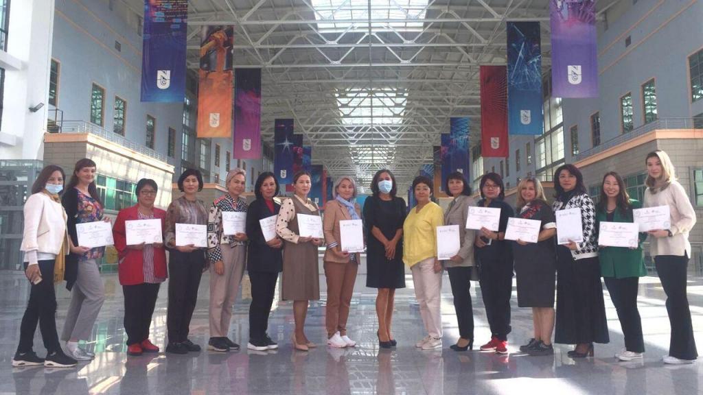 A total of 14 early childhood education professionals, including defectologists, speech therapists, and psychologists of 12 capital state kindergartens and one state kindergarten in Karaganda, took part in a two–day training session. The free training was led by a specialist from the University of Illinois, USA - Nikki Donnelly.