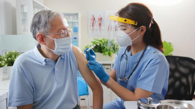 What is a Standardized Patient?Standardized patients (SPs) are individuals trained to act and respond as real patients. SPs come from various backgrounds – medical and/or acting experience are not required.