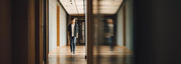 Наша собеседница сегодня - выпускница Высшей школы образования Назарбаев Университета со специализацией «Магистр наук в области лидерства в образовании» Акмарал Шалгимбаева. Акмарал рассказывает о реализуемом ею социальном проекте онлайн-школы для приемных родителей.