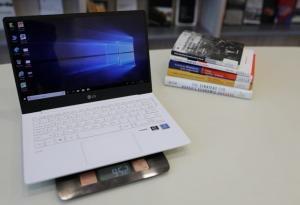 This laptop is called “GRAM”, because it weighs less than a kilogram, and this is one of the lightest laptops in the world. The Korea Foundation has generously donated 20 LG GRAM notebooks for NU Library’s Korean Corner.