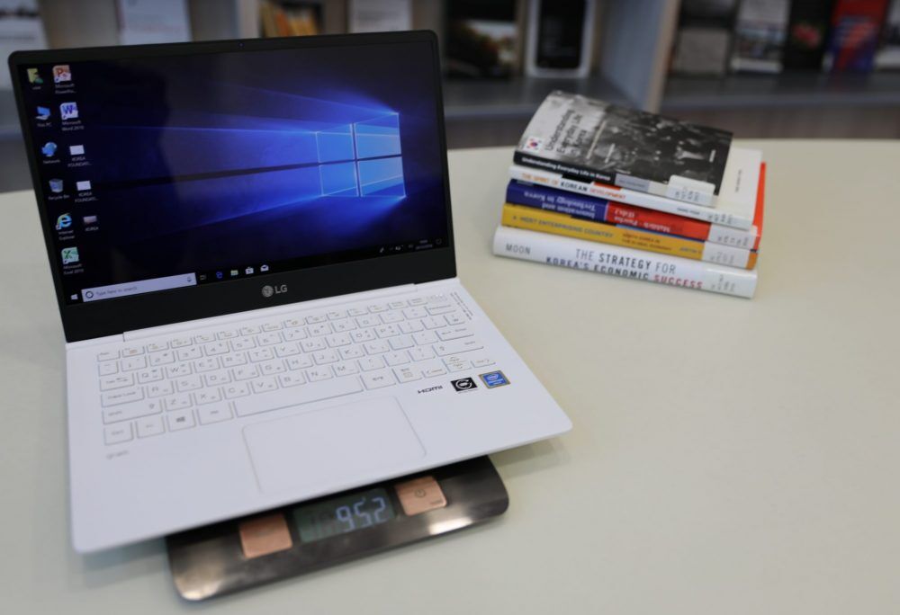 This laptop is called “GRAM”, because it weighs less than a kilogram, and this is one of the lightest laptops in the world. The Korea Foundation has generously donated 20 LG GRAM notebooks for NU Library’s Korean Corner.