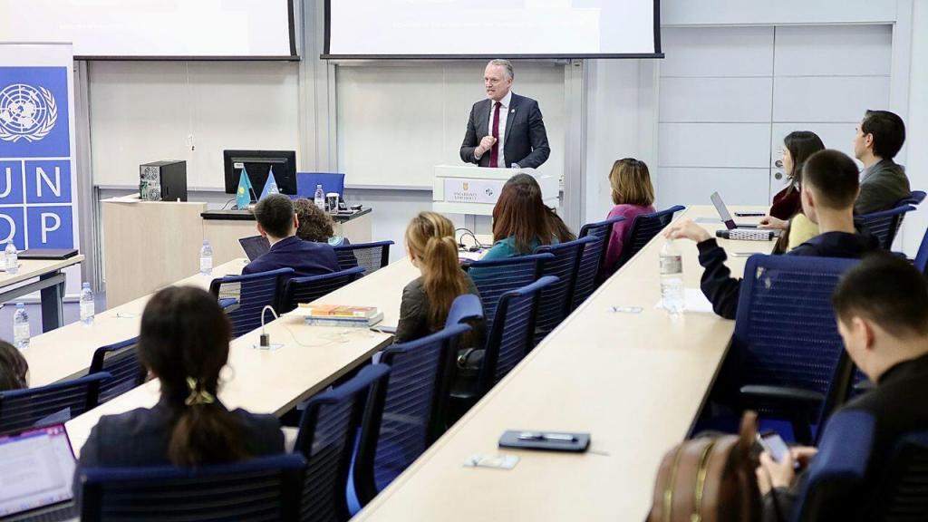 NU always provides a platform for the expert community to generate ideas and exchange knowledge. On January 24, the guest speaker was Deputy Regional Director of the UN Development Program, Nick Rene Hartman, who visited Astana during a working visit.