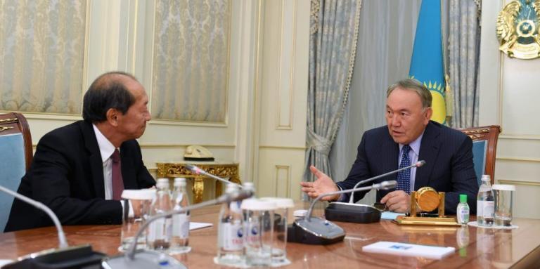 Елбасы кездесу барысында Қазақстан ғылымын одан әрі дамыту және жас ғалымдарға қолдау көрсету үшін тиісті жағдай жасау қажеттігіне ерекше назар аударды, деп Ақорда хабарлайды. – Назарбаев Университеті әлемге танымал болды.