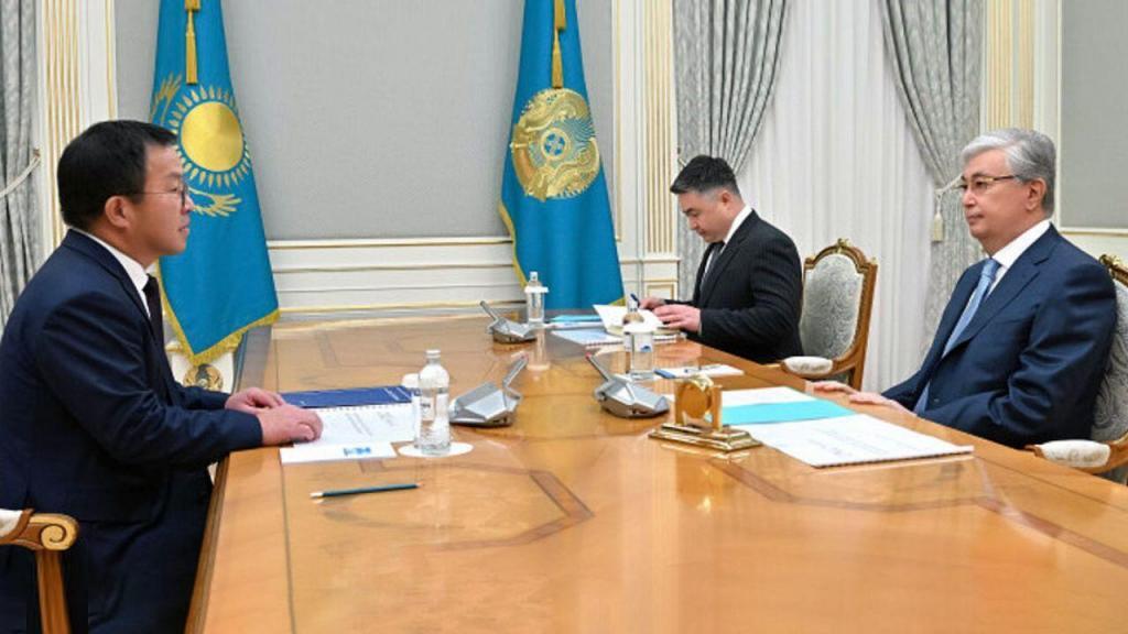 On July 3, 2023, the Head of State, Kassym-Jomart Tokayev, received Yuriy Pya, Chairman of the Board of the Corporate Fund of the University Medical Center. The President was briefed about the outcomes of the activity and further plans of the University Medical Center (UMC) Corporate Fund.