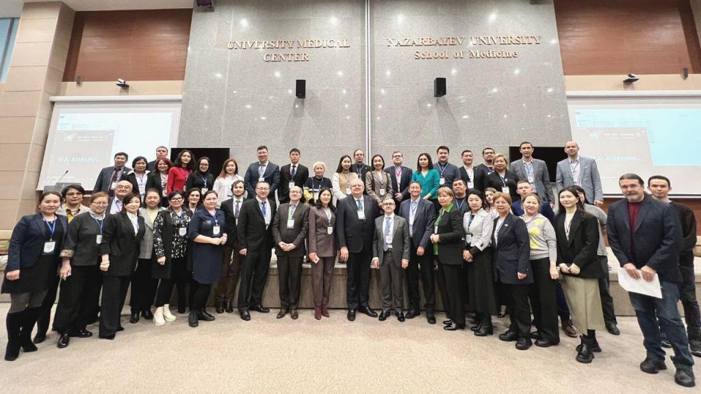 2023 жылғы 13 наурызда Астанада Назарбаев Университетінің Медицина Мектебі Қазақстан Республикасы Ғылым және жоғары білім министрлігінің қолдауымен Генетика және физиология институтымен бірлесіп ұйымдастырған «Қазақстандағы биомедициналық және генетикалық зерттеулердің даму перспективалары» ғылыми конференциясы өтті. Қазақстандағы биомедициналық және генетикалық зерттеулерді дамытуға арналған конференцияда қатысушылар ағымдағы үрдістер мен даму перспективаларын талқылады, сондай-ақ осы саланың сарапшылары идеяларымен бөлісіп, тәжірибелерімен алмасты.