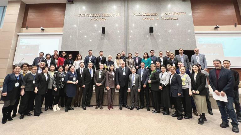 2023 жылғы 13 наурызда Астанада Назарбаев Университетінің Медицина Мектебі Қазақстан Республикасы Ғылым және жоғары білім министрлігінің қолдауымен Генетика және физиология институтымен бірлесіп ұйымдастырған «Қазақстандағы биомедициналық және генетикалық зерттеулердің даму перспективалары» ғылыми конференциясы өтті. Қазақстандағы биомедициналық және генетикалық зерттеулерді дамытуға арналған конференцияда қатысушылар ағымдағы үрдістер мен даму перспективаларын талқылады, сондай-ақ осы саланың сарапшылары идеяларымен бөлісіп, тәжірибелерімен алмасты.