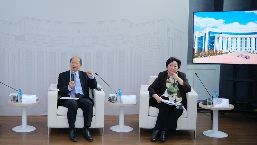 3 желтоқсанда Назарбаев Университетінде (NU) пресс-конференция өтті. Оның барысында университет Президенті Шигео Катсу және студенттік істер және халықаралық ынтымақтастық жөніндегі Вице-президенті Қадиша Даирова БАҚ өкілдеріне Назарбаев Университетінің қызметі, ағымдағы жобалары мен алдағы жоспарлары туралы айтып, журналистердің сұрақтарына жауап берді.