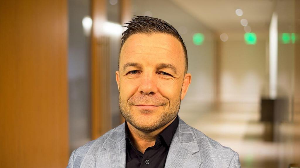 Matthew Courtney, assistant professor from NU GSE, and colleagues compared individual and collaborative note-taking and how the completeness of students’ notes is associated with performance on quizzes and academic writing tasks. They focused on 186 students on a course learning how to compose a manuscript for an academic journal.