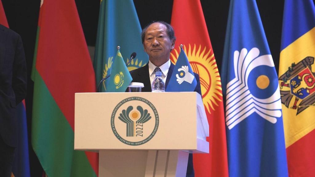 He also provided the examples of different approaches to management used by the car producers Toyota and General Motors. This was the first Mr Imai's lecture in Central Asia.