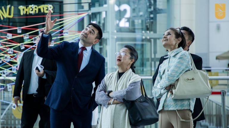 The delegation, led by Armida Salsiah Alisjahbana, Executive Secretary of the UN Economic and Social Commission for Asia and the Pacific (ESCAP), was welcomed by the university's Vice President, Darkhan Bilyalov. During the visit, the guests were given a tour of the campus and the university library.