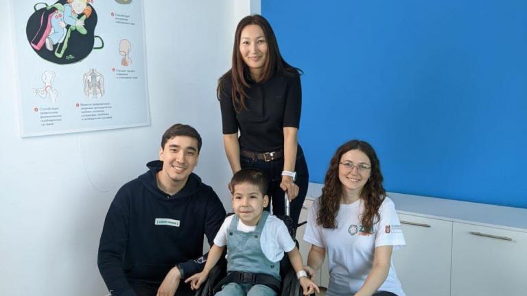 Asem Tazhieva, a NU Graduate School of Education graduate, shared her experience in creating her own project for parents of children with special needs - the Ozim Platform mobile application. The application is available for smartphones based on Android and iOS.