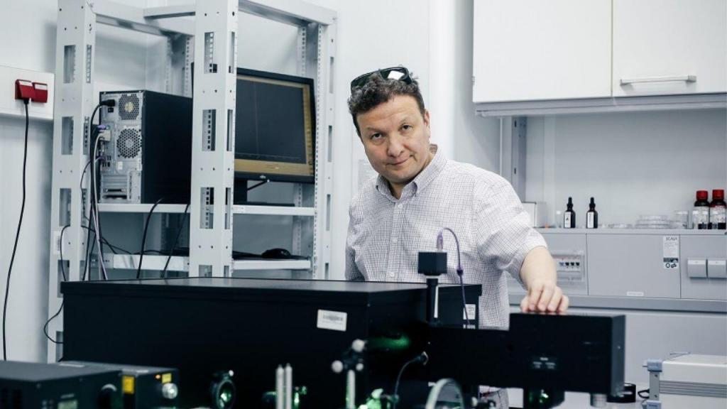 Professor at NU SSH, Director of Advanced Materials Research & Laser Technology Laboratory, Zhandos Utegulov, believes that by finding out about the economy and society's acute problems, we can determine the development priorities for science in Kazakhstan. “From a financial point of view, the state should consider several things.